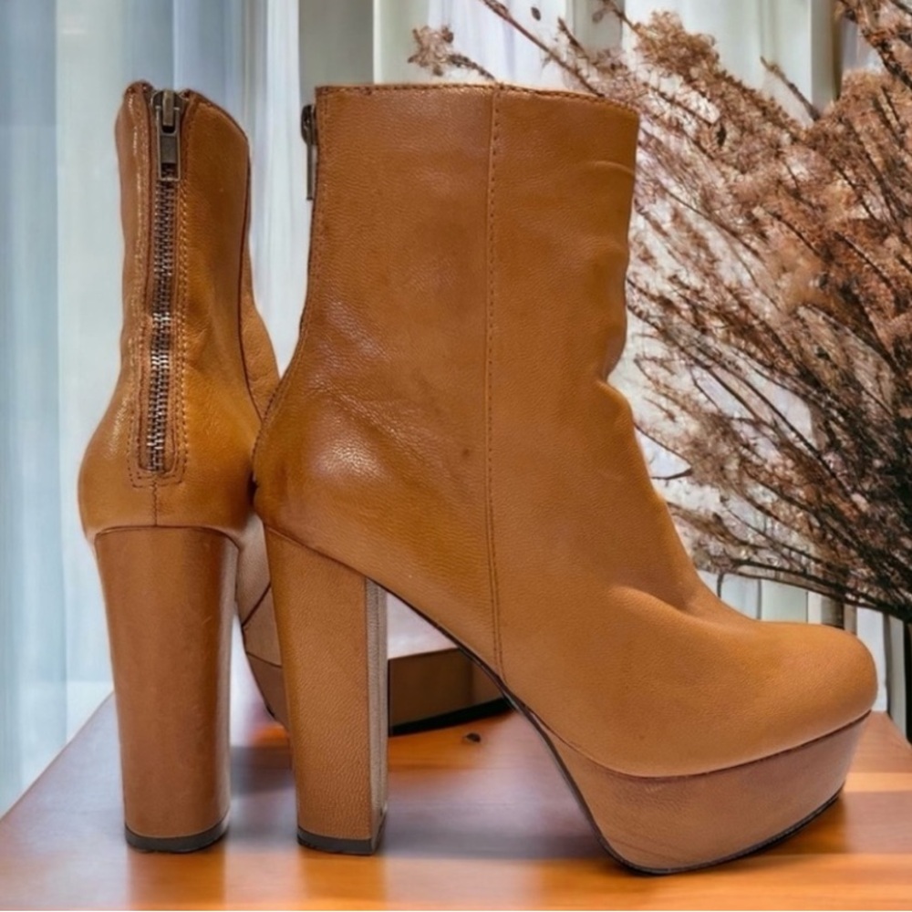 Vintage Steve Madden Leather Platform bootie